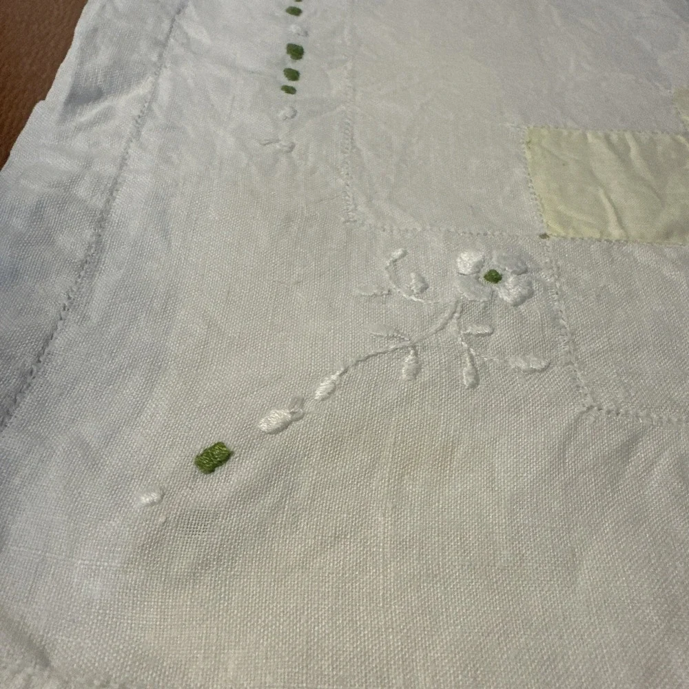 Vtg Hand Embroidered & Quilted Small Tablecloth‎ 32 By 32